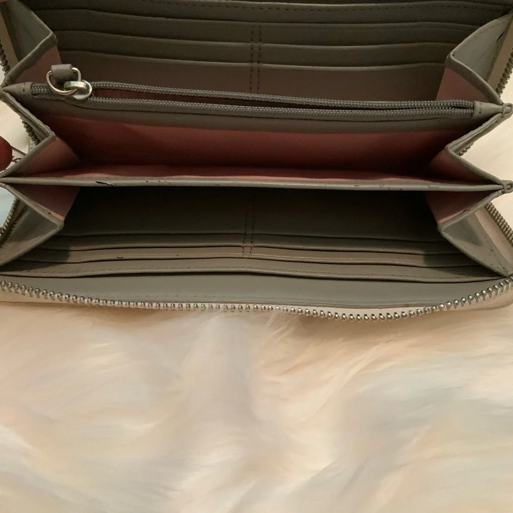 Wallet - Picture 3 of 3